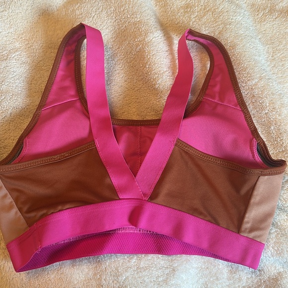 NIKE dri-fit sports bra - Picture 2 of 5